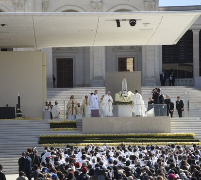 Santo Padre comove-se com a canonização dos pastorinhos