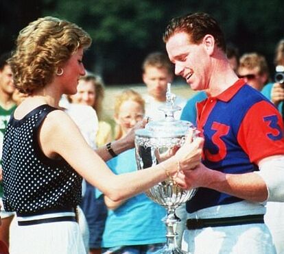 Ex-amante da princesa Diana diz que ela 'ficaria preocupada' com a rutura entre William e Harry