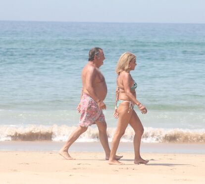 João de Deus Pinheiro em tarde romântica na praia