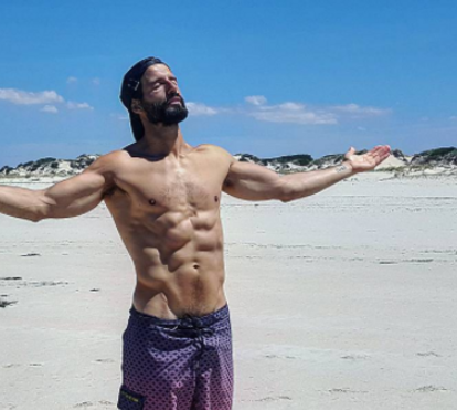 Corpo de Ricardo Guedes faz animar redes sociais