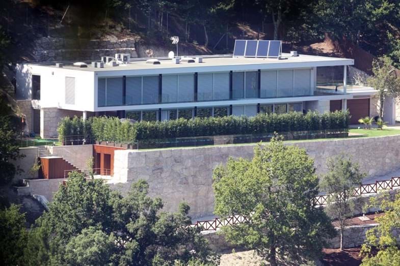 View Cristiano Ronaldo House In Geres Portugal Pics