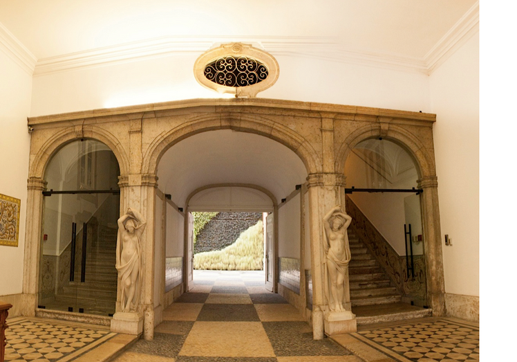 madonna palacio flores