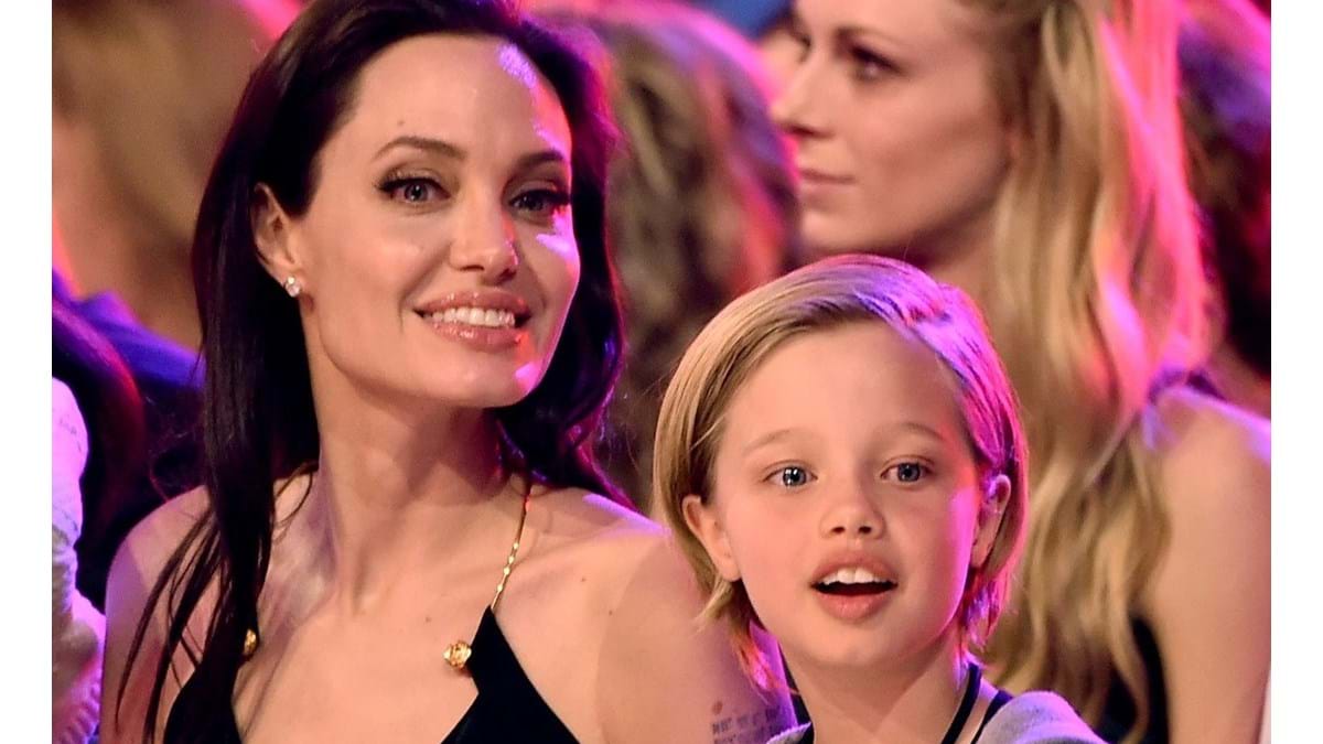 Aos 11 anos, filha de Angelina e Brad Pitt faz tratamento hormonal