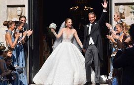 Herdeira do império Swarovski casa-se com vestido de 800 mil euros 