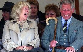 VIRAL: Carlos e Camilla riem descontroladamente com canto tradicional do Canadá