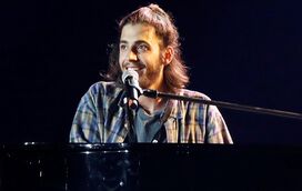 Salvador Sobral choca em concerto solidário que uniu os portugueses