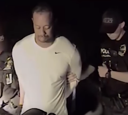 Tiger Woods preso por conduzir embriagado, desculpa-se com medicamentos