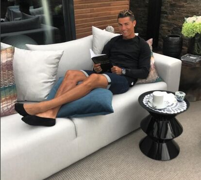 Ronaldo cumpre promessa e diz adeus às madeixas