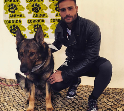 Isaac Alfaiate pede aos fãs para não abandonarem os seus animais  