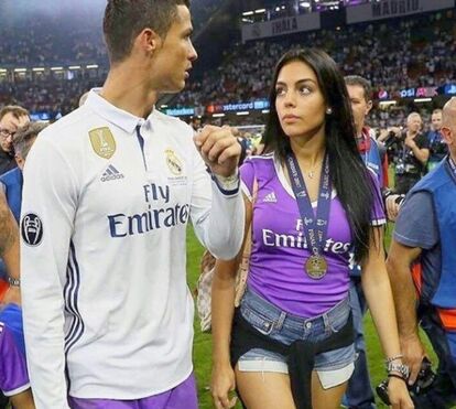 Georgina não larga os calções hiper curtos para agradar a Ronaldo