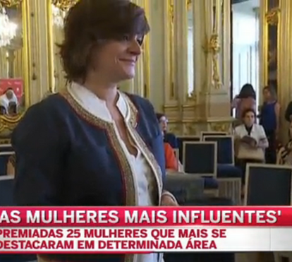 Sem papas na língua! Júlia Pinheiro responde às críticas feitas ao seu decote maroto