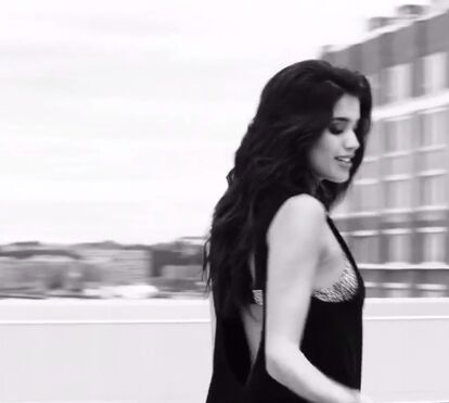 Sara Sampaio protagoniza novo vídeo de Justin Bieber