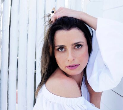 Patricia Tavares, à beira dos 40 anos, diz que procura um príncipe encantado