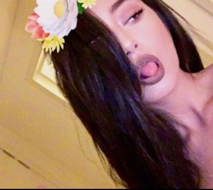 Filha de Ana Malhoa volta a aquecer as redes sociais com fotos muito ousadas