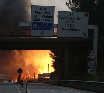 Marcelo Reage. Pedrógão Grande está cercado pelas chamas. Deputados e jornalistas presos na vila