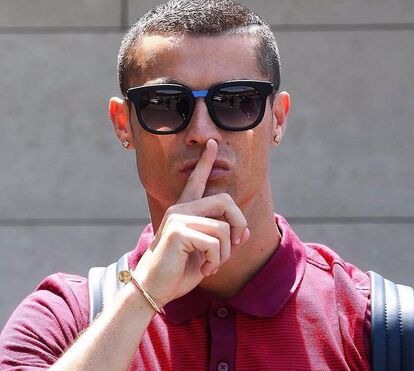 Nova russa conta noite romântica com Ronaldo: 'Ele deu-me um beijo...'