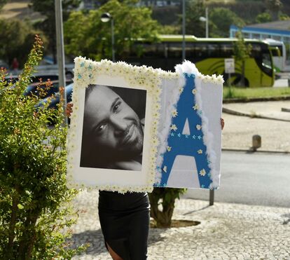 Rita Pereira troca missa em memória de Angélico por festa com amigas