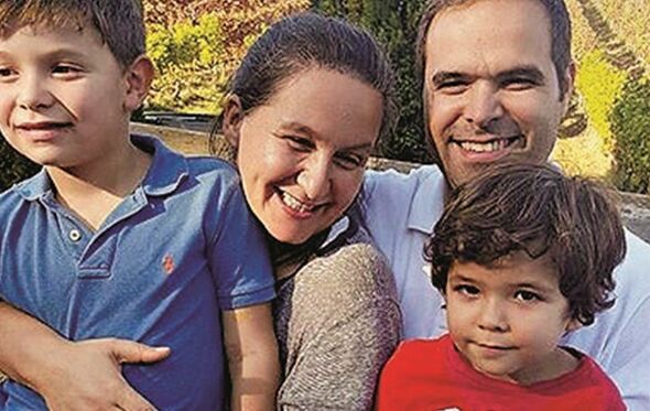 família