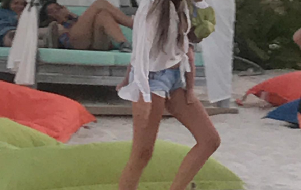 Elle Macpherson, iva domingues