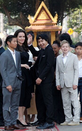 Angelina Jolie e filhos