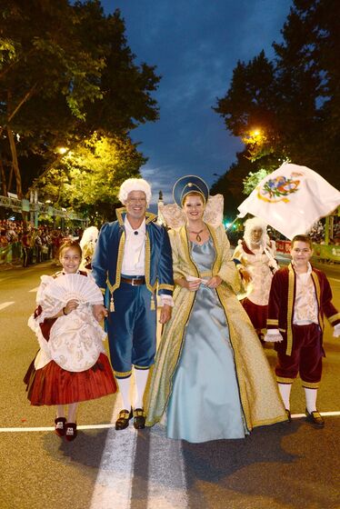 Ricardo Carriço e Maria Botelho Moniz, pela marcha da Santa Casa