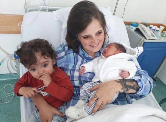 Carolina Deslandes, Benjamim 