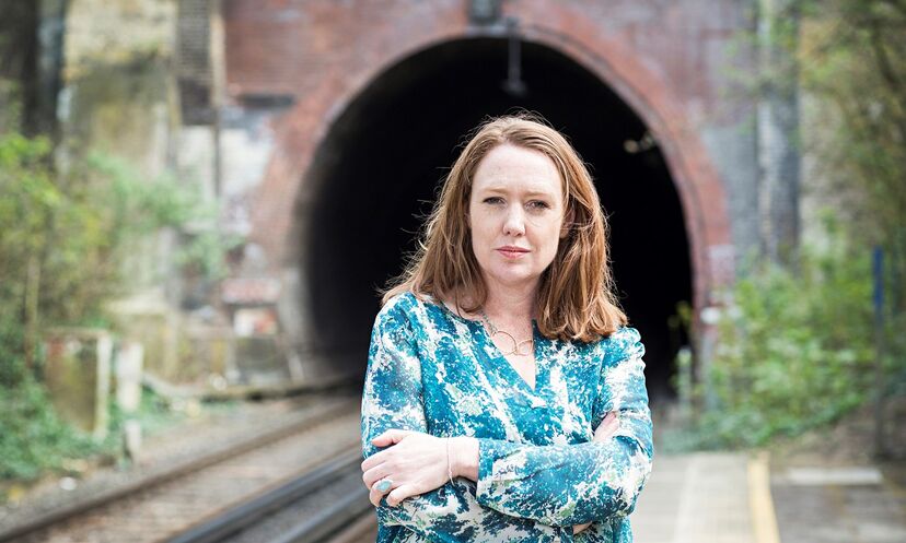 Paula Hawkins 