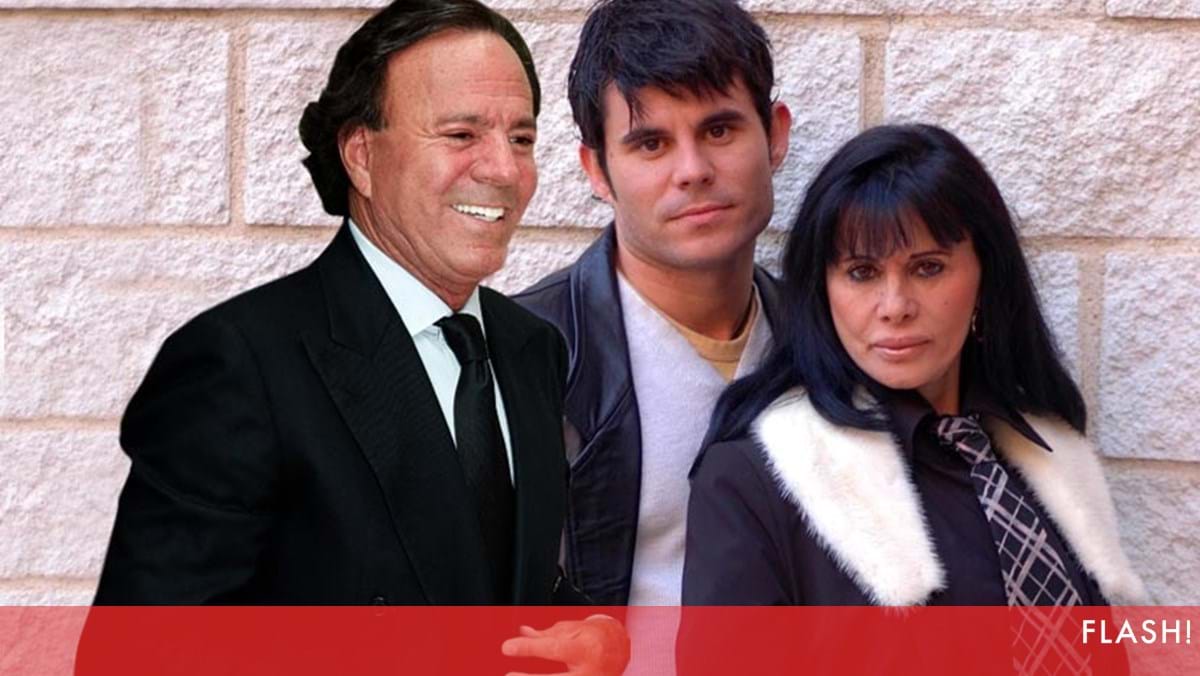 Julio Iglesias next to his sons Enrique and Julio Jose in Hawai In