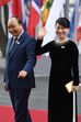 Primeiro-ministro do Vietname, Nguyen Xuan Puc, e a mulher