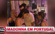 Madonna passeia pelo Bairro Alto