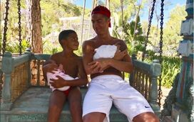 A primeira foto de Cristianinho com os irmãos