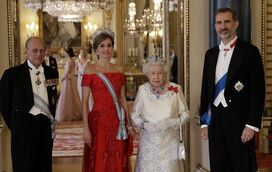 Felipe e Letizia encontram-se com Isabel II e Filipe em Londres