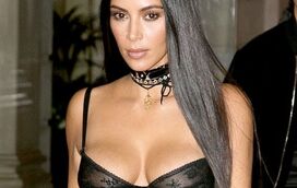 Kim Kardashian arrasada por vender roupas sexy... para crianças!