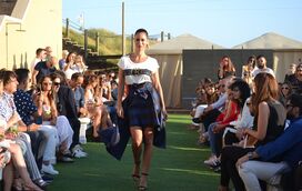 Marta Melro em desfile de praia