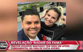 População canta hino de Portugal em momento simbólico