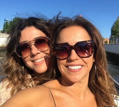  Daniela Mercury aproveita viagem a Portugal para passear e namorar