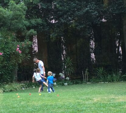 Fábio Coentrão passa dias em família em Lisboa antes de assinar pelo Sporting