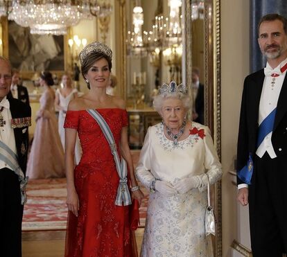 Felipe e Letizia encontram-se com Isabel II e Filipe em Londres
