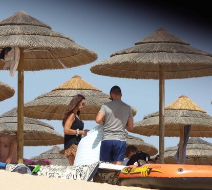 Simão Sabrosa e Vanessa Rebelo exibem físico notável em praia algarvia
