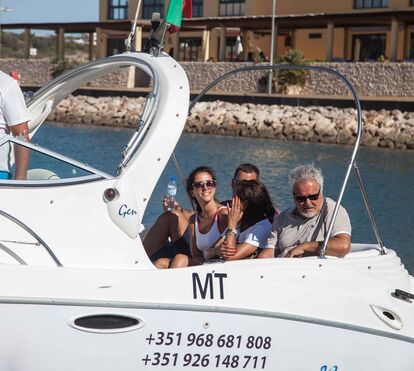 Ana Moura e Rúben da Cruz assumem namoro em clima de paixão no Algarve. Veja as fotos