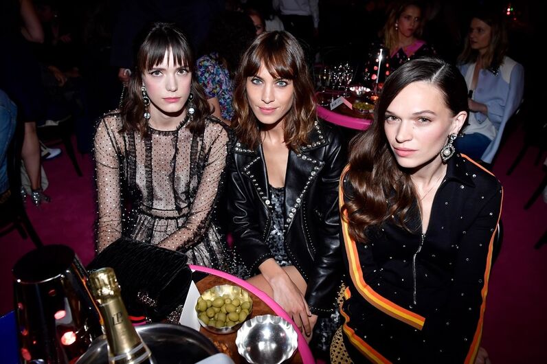 Stacy Martin, Alexa Chung e Anna Brewster