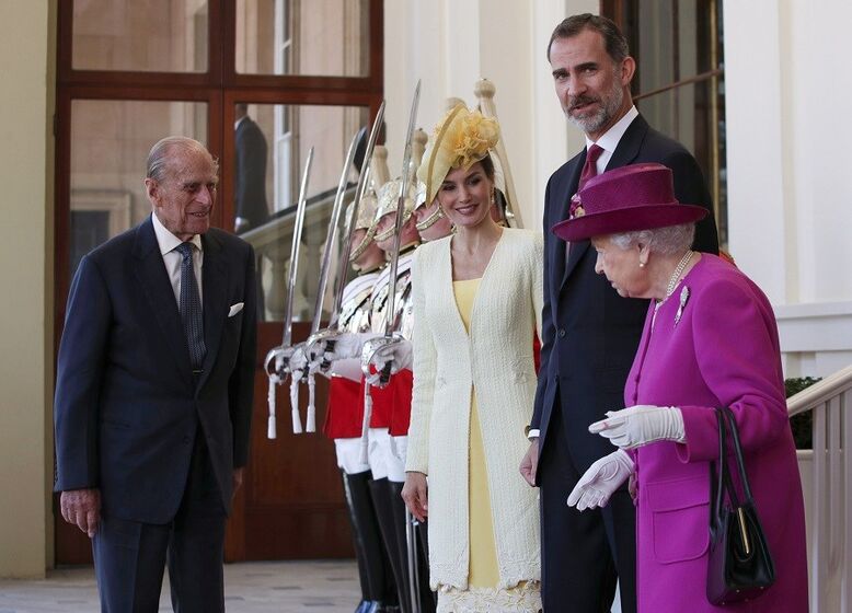 letizia, felipe, isabel ii