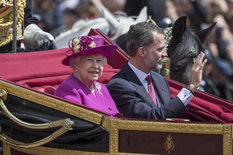 letizia, felipe, isabel ii