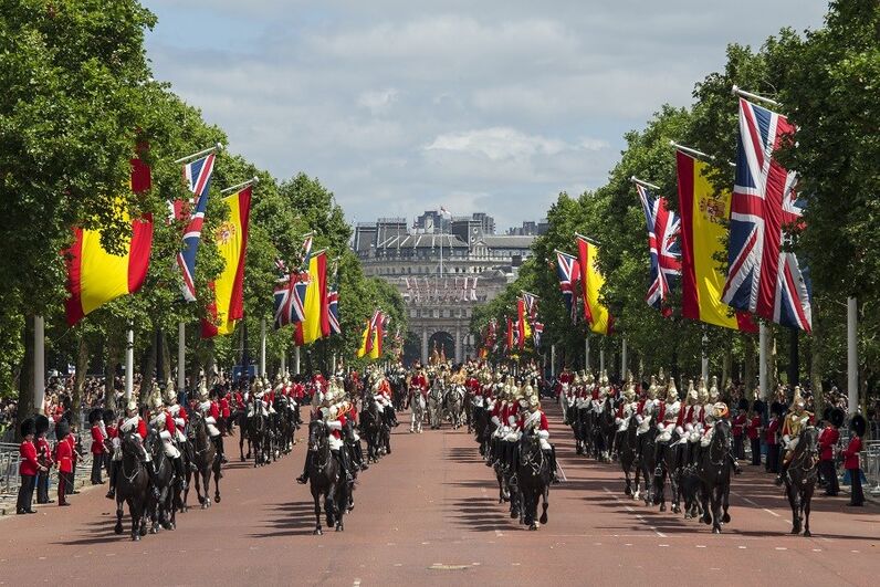 letizia, felipe, isabel ii