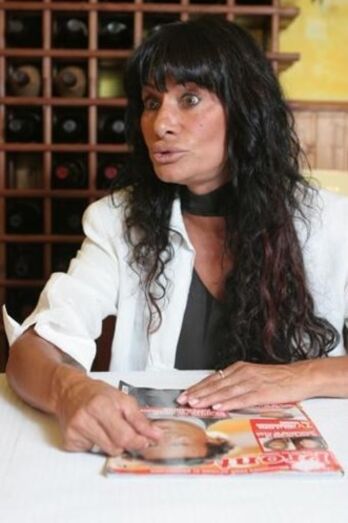 Maria Edite Santos contou como conheceu Iglesias