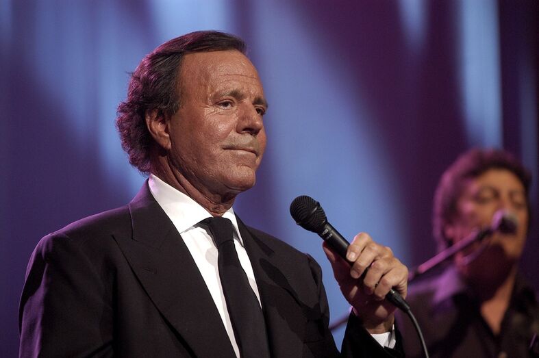 A vida de playboy de Julio Iglesias 