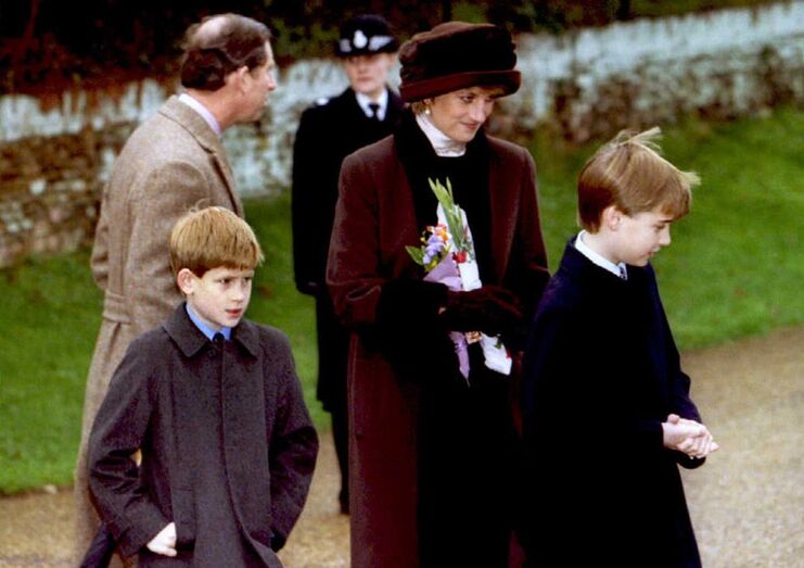 A princesa Diana com os filhos, William e Harry