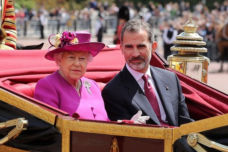 letizia, felipe, isabel ii