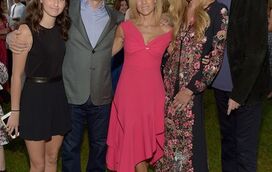 Festa nos Hamptons junta celebridades em noite de glamour