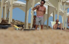 Pedro Lima irrita-se na praia